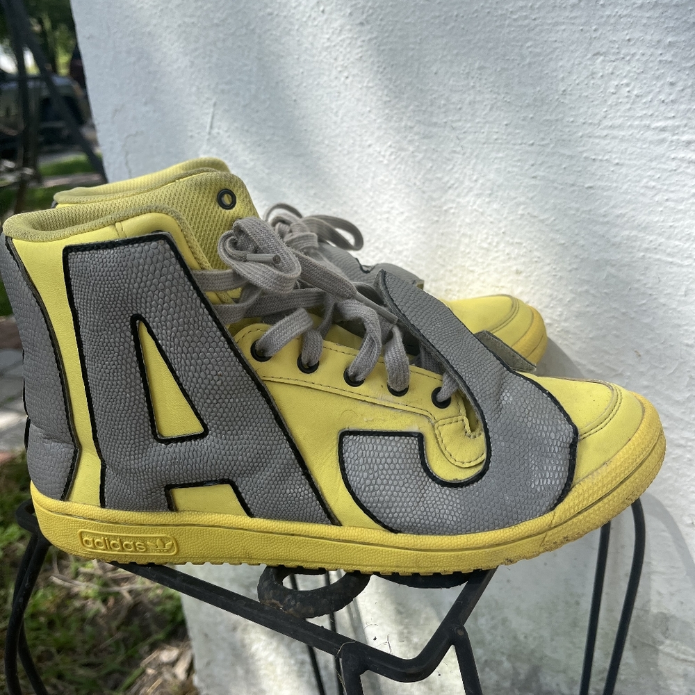 Jeremy Scott for Adidas Mens Yellow And Grey Letters Trainer Shoes Size 9.5 Rare